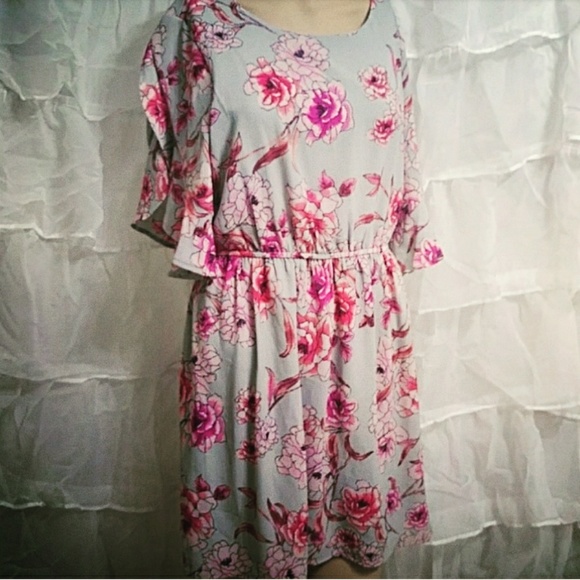 As U Wish Dresses & Skirts - New AS U WISH Floral Flutter Sleeve Dress H16